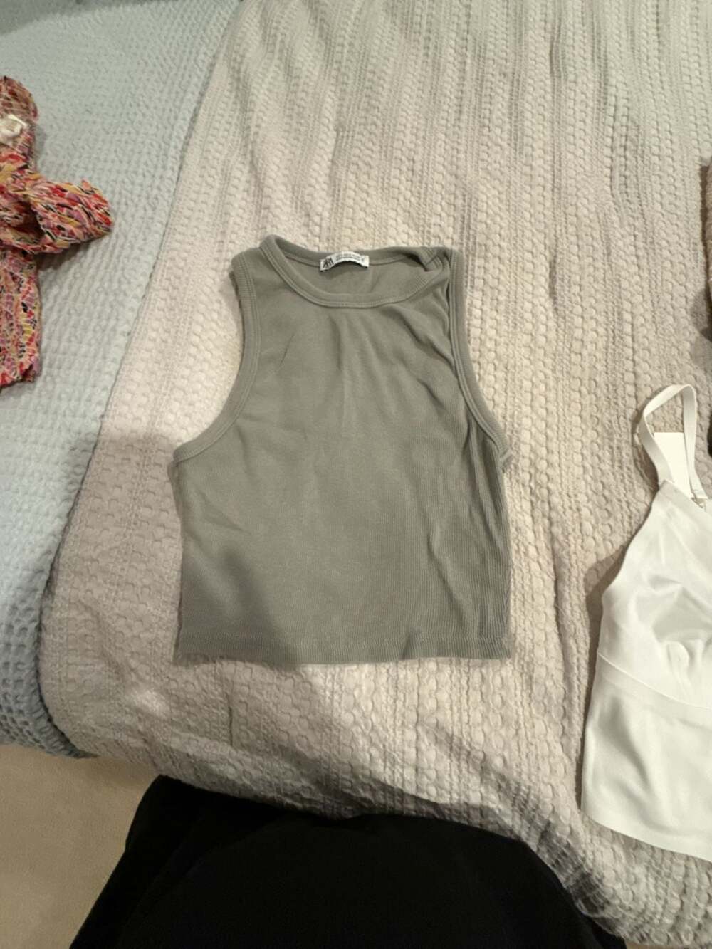 Zara Women's Olive Green Ribbed Sleeveless Cropped Tank Top